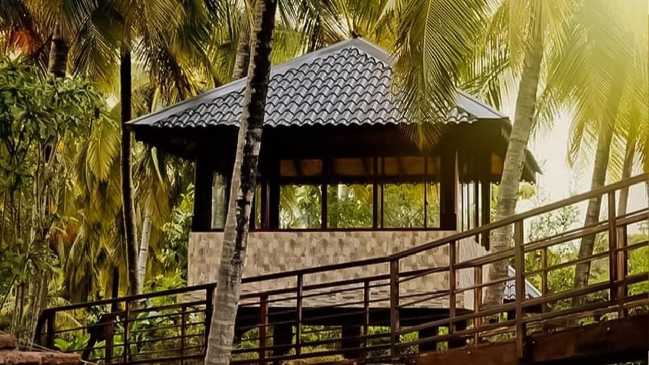 Silver Crown Nature Resort Kombichankulama Екстер'єр фото