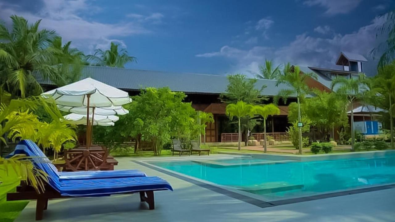 Silver Crown Nature Resort Kombichankulama Екстер'єр фото