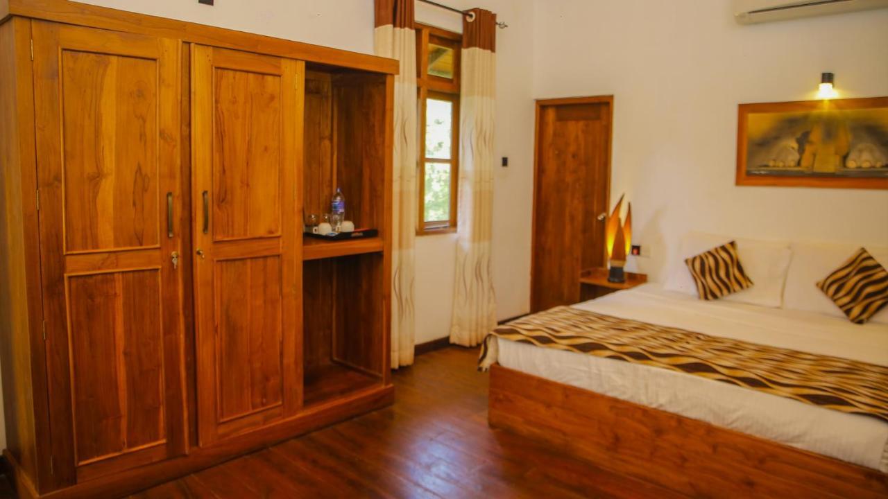Silver Crown Nature Resort Kombichankulama Екстер'єр фото