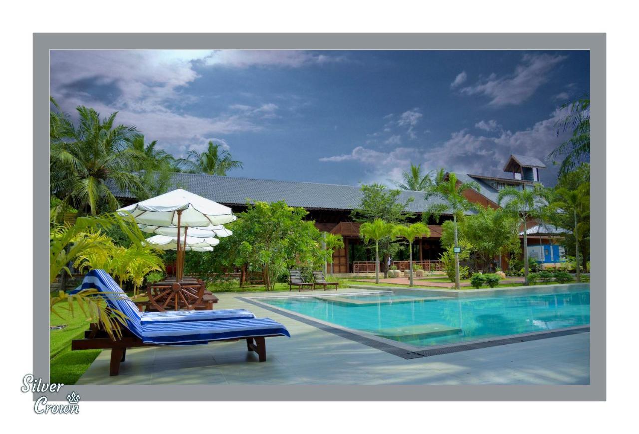Silver Crown Nature Resort Kombichankulama Екстер'єр фото